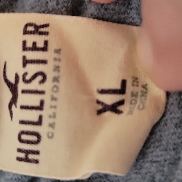 Holister Mens T Shirts - Picture 4 of 7